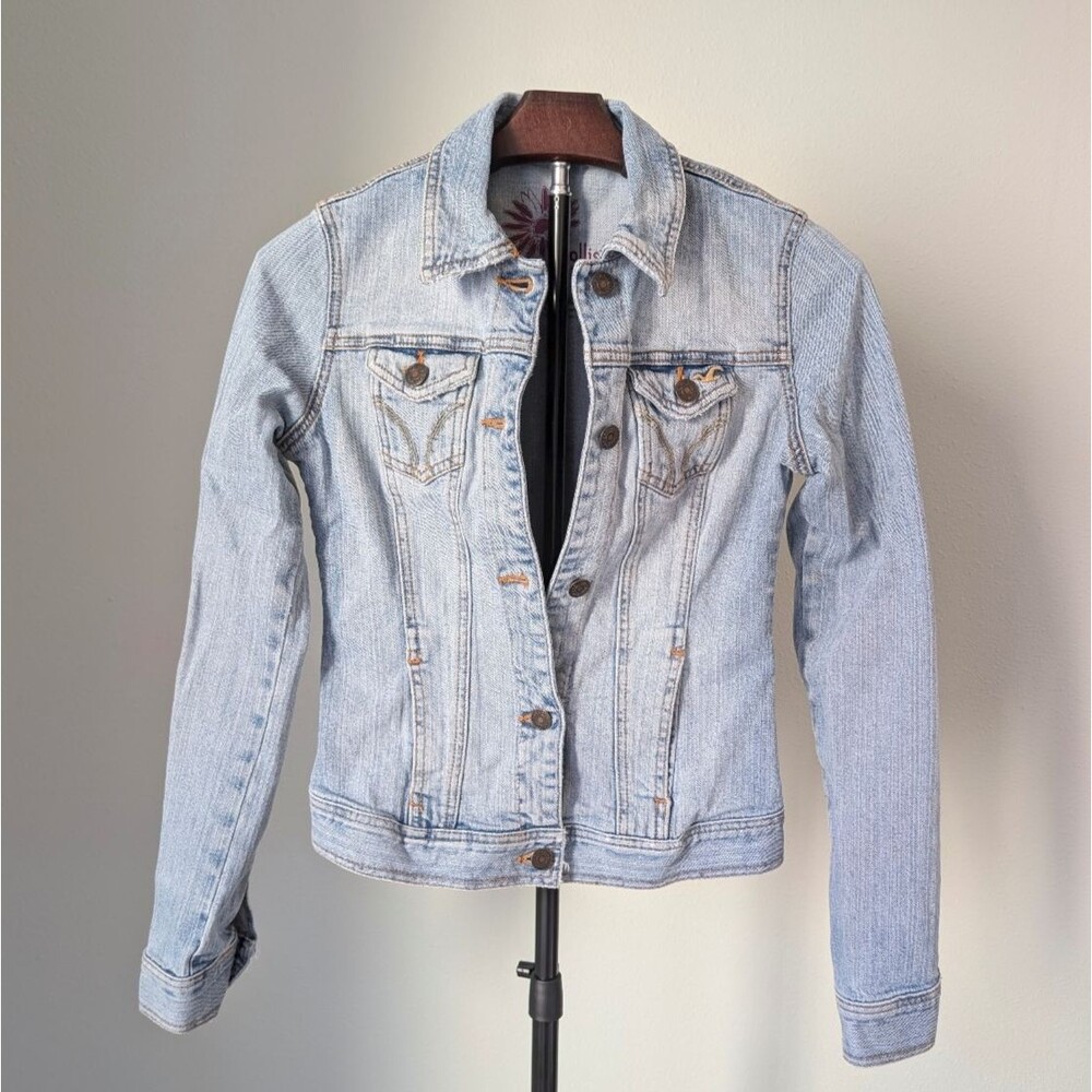 Hollister Women's Floral Trim Y2K Distressed Fitted Denim Jean Jacket Indie Cali